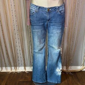 LEI Ashley Lowrise boot Women's Blue Flare Jeans